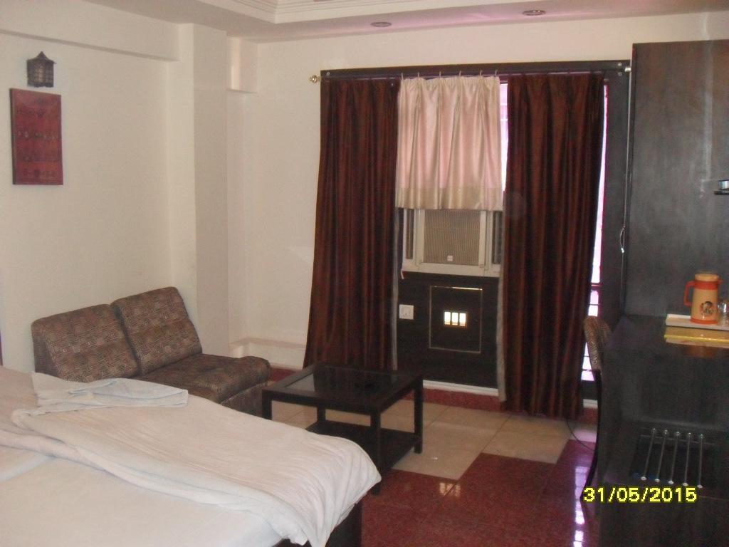 Ellora Hotel Бхопал Экстерьер фото